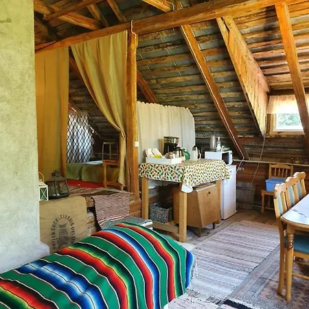 民宿 Puistola Vinttimajoitus 海门林纳