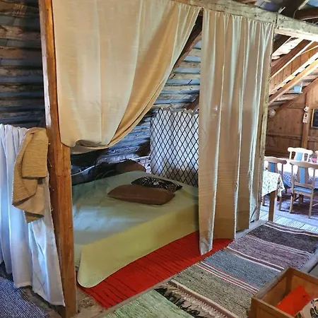 民宿 Puistola Vinttimajoitus *